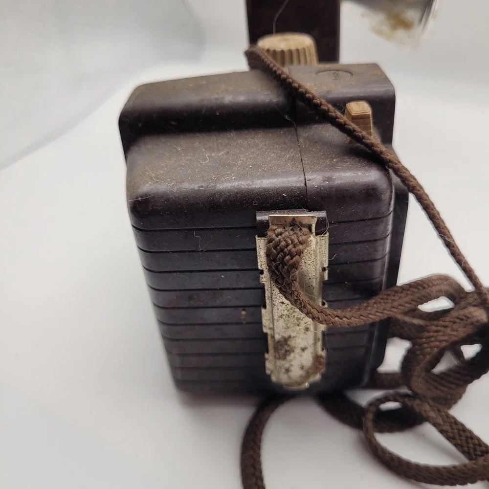 Vintage Kodak Brownie Holiday Flash Camera Dakon Lens Kodalite Flashholder